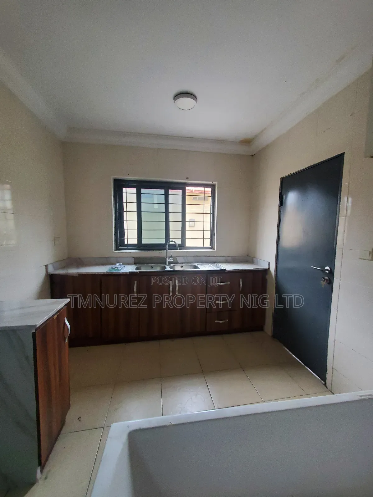 3bdrm Apartment in Osapa London for rent in Osapa london