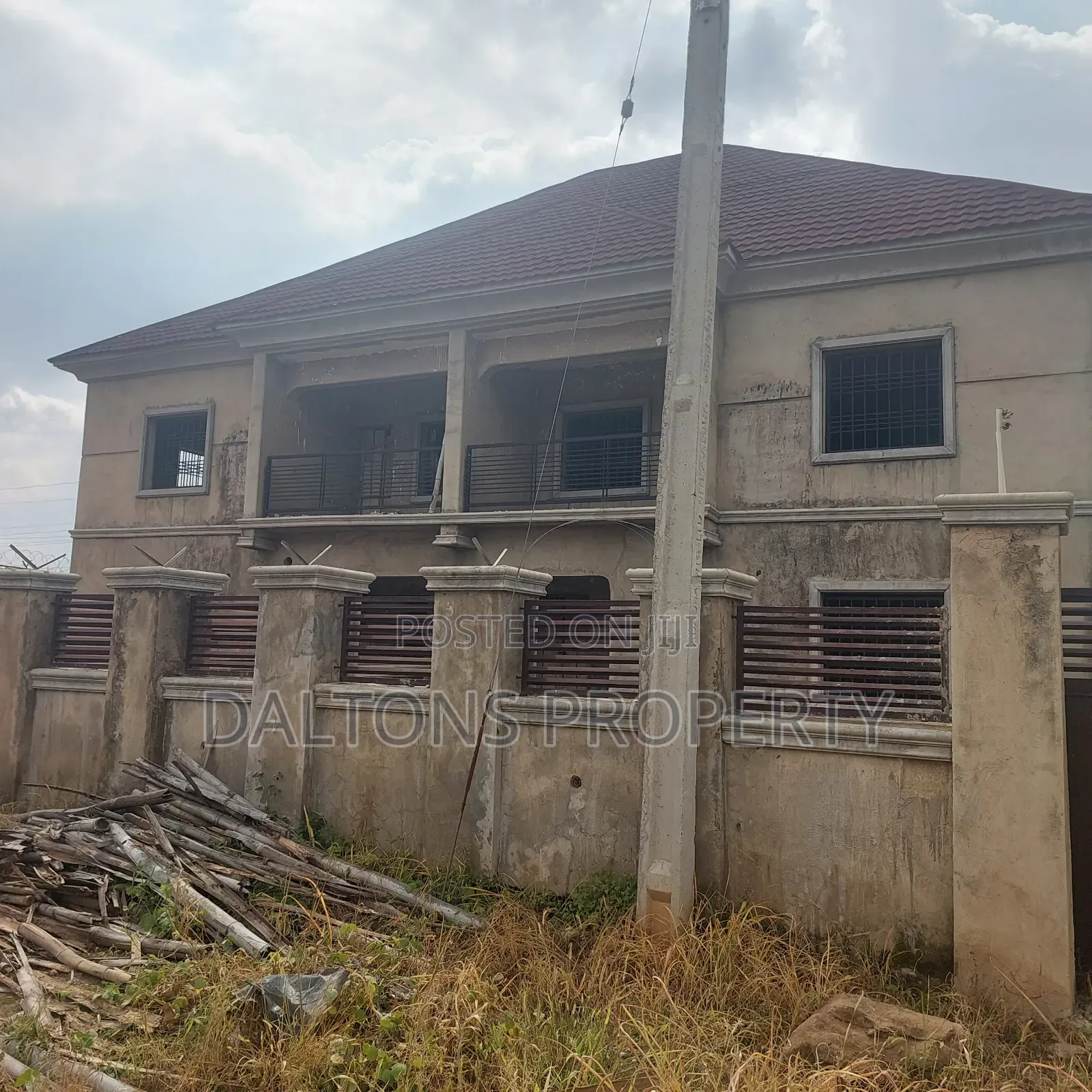 4bdrm Duplex in Royal Field, Lugbe District for sale in Lugbe District