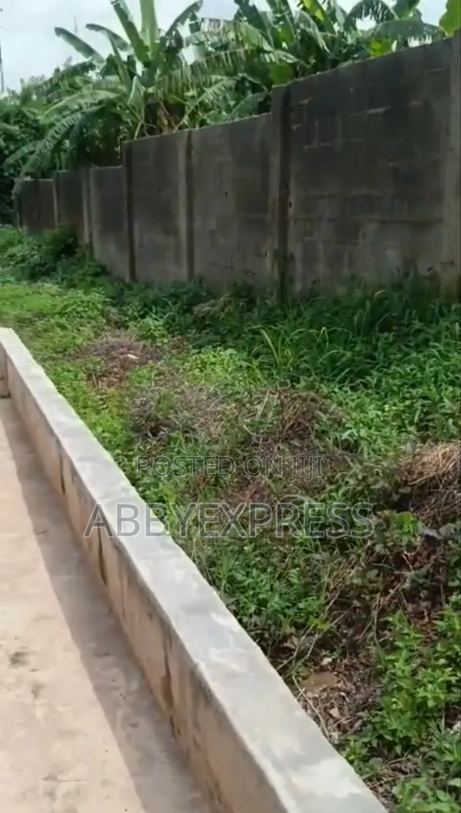 Land for Sale in Golf Club Area, Onireke Gra Ibadan. in Dugbe (Onireke)