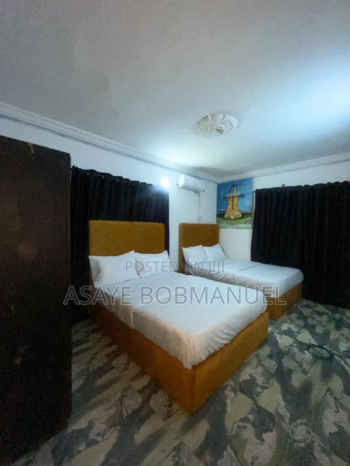 Female Apartment in Lekki 1 in Lekki