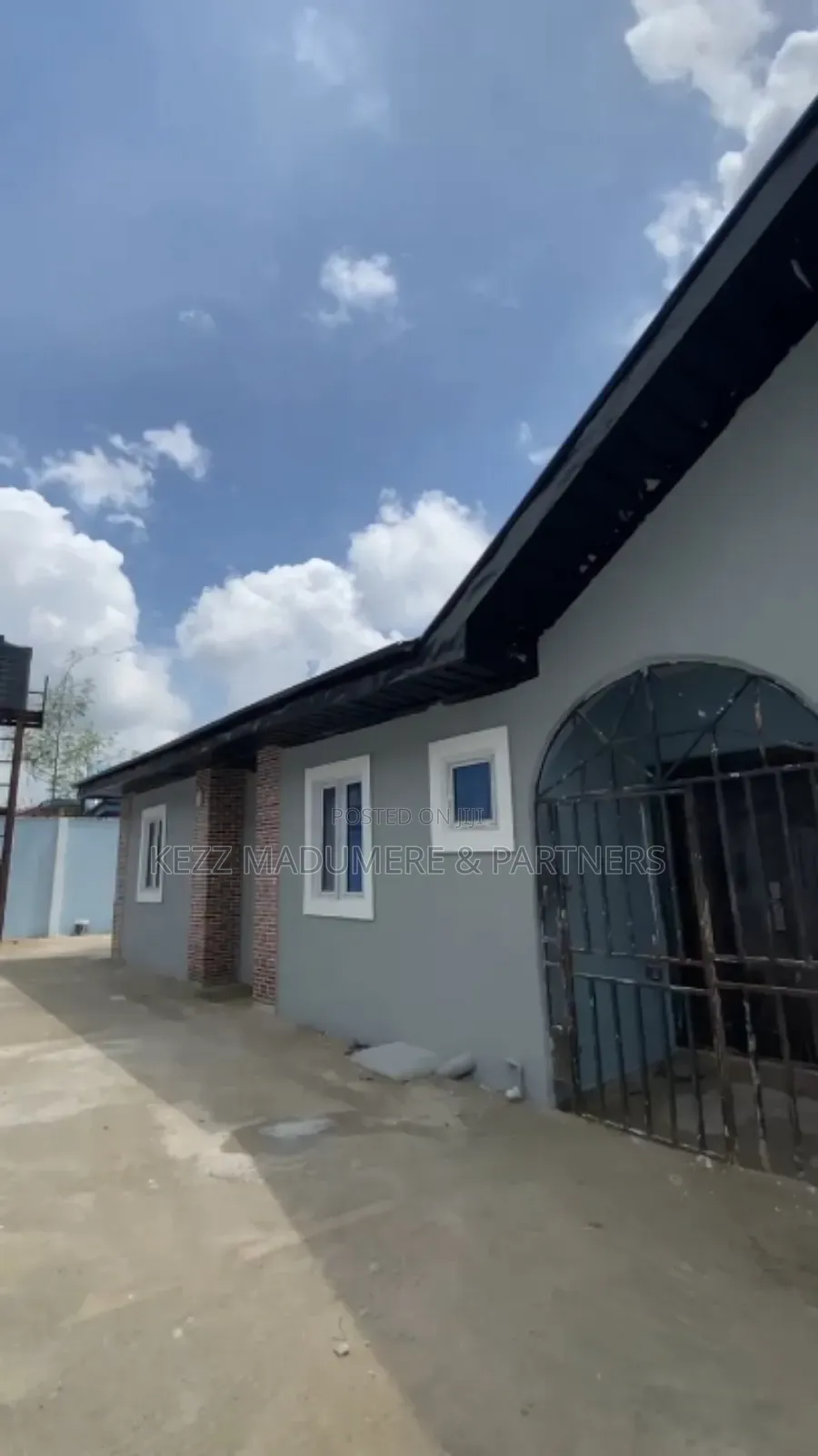 6bdrm Bungalow in Nkpolu , Rumuigbo , for sale in Port-Harcourt