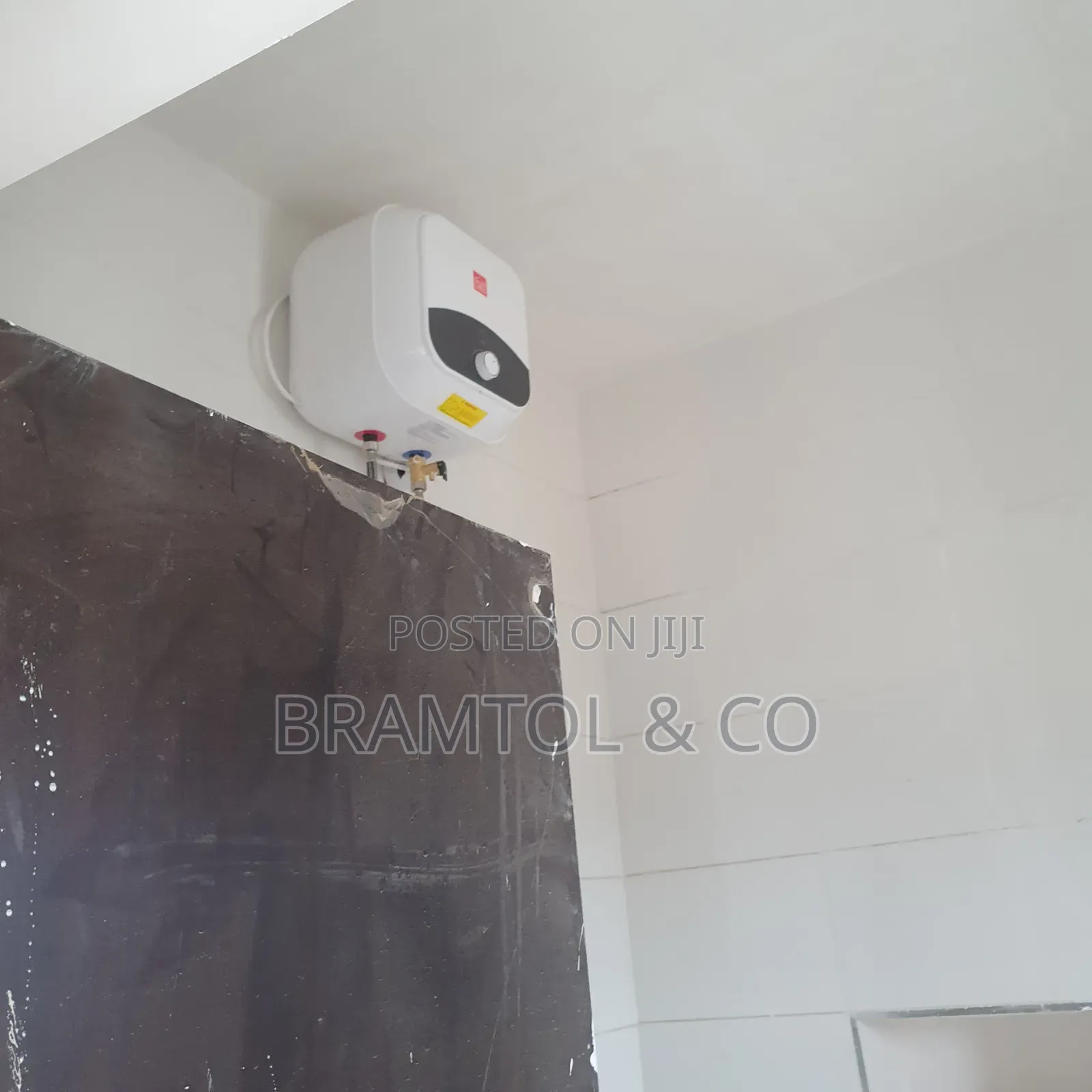 3bdrm Block of Flats in Sabon Lugbe for rent in Sabon Lugbe