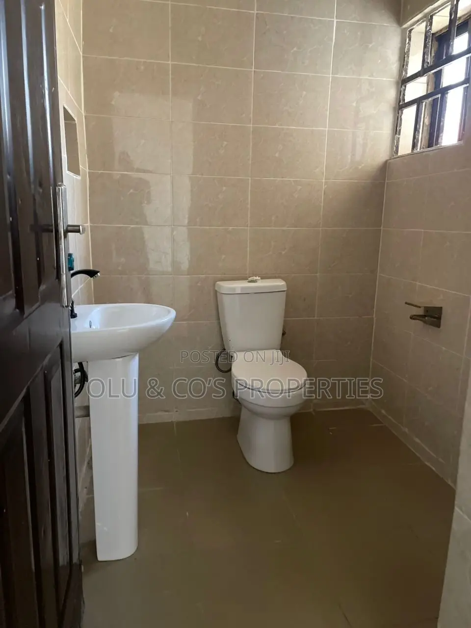 3bdrm Block of Flats in Wuye for rent in Wuye