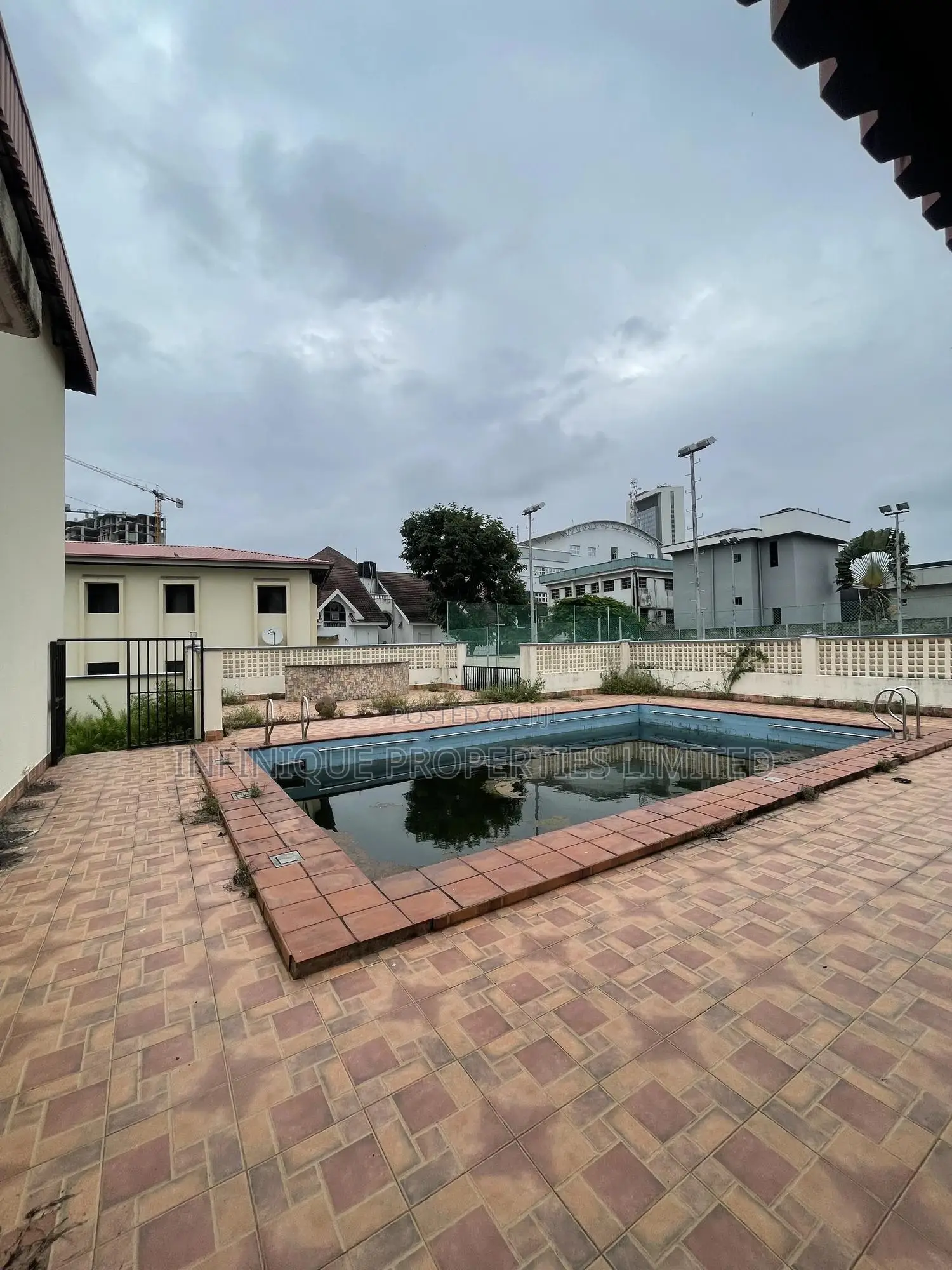 18units of 3bedroom Apartments in Ademola Adetokunbo