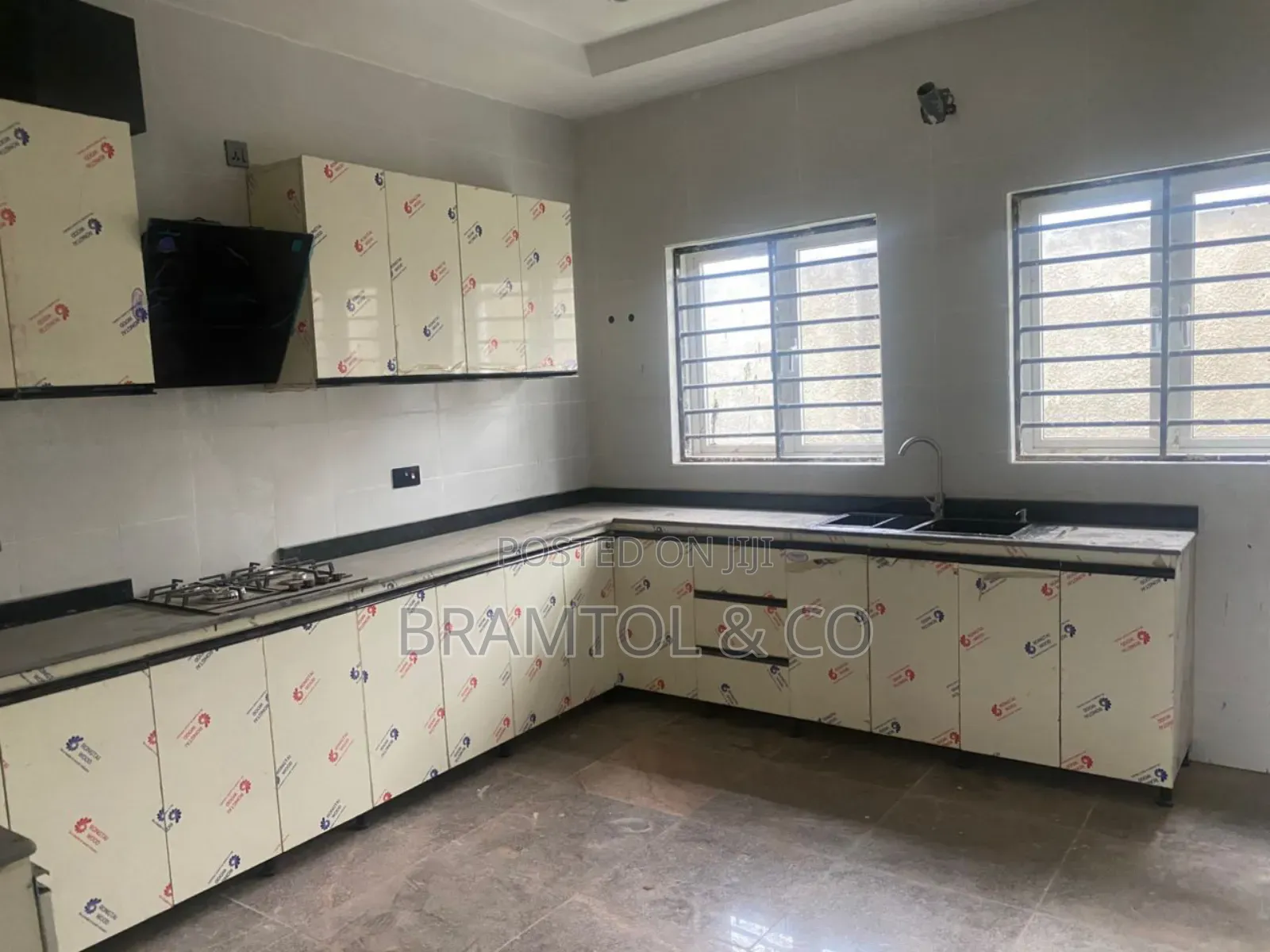 4bdrm Duplex in Apo District for rent in Apo District