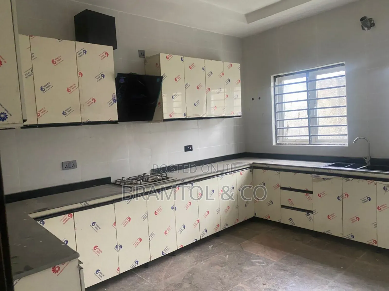 4bdrm Duplex in Apo District for rent in Apo District