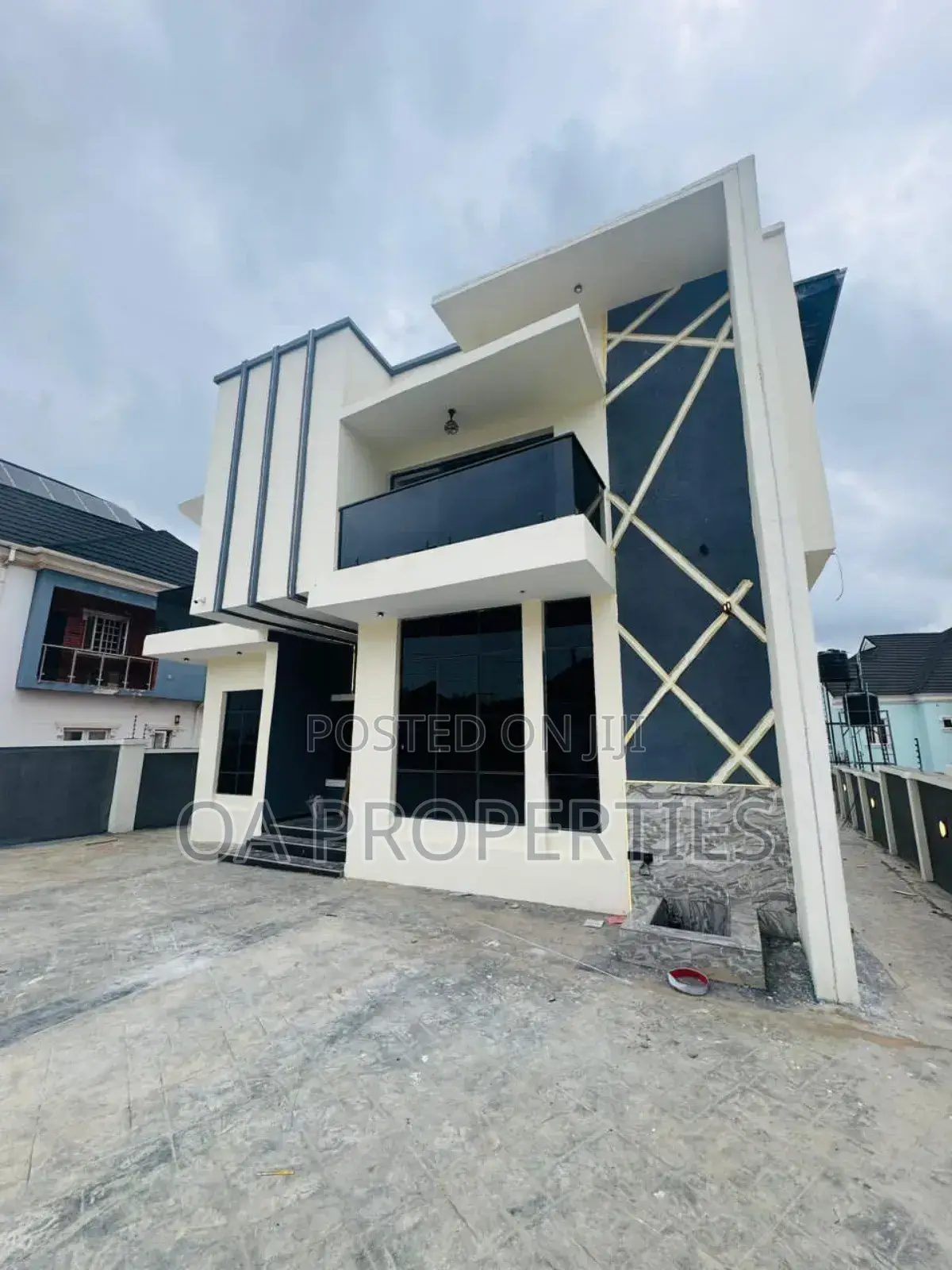 4bdrm Duplex in Carlton Gate, Off for sale in Ibadan