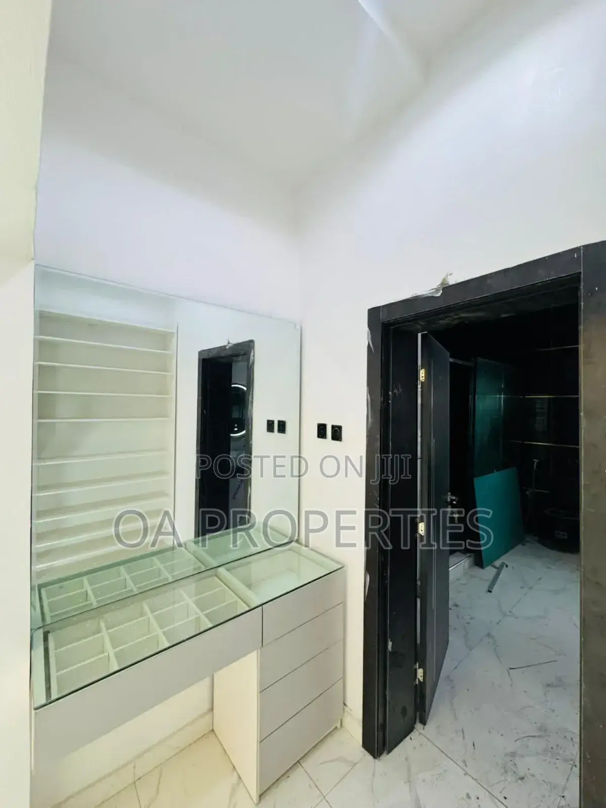4bdrm Duplex in Carlton Gate, Off for sale in Ibadan