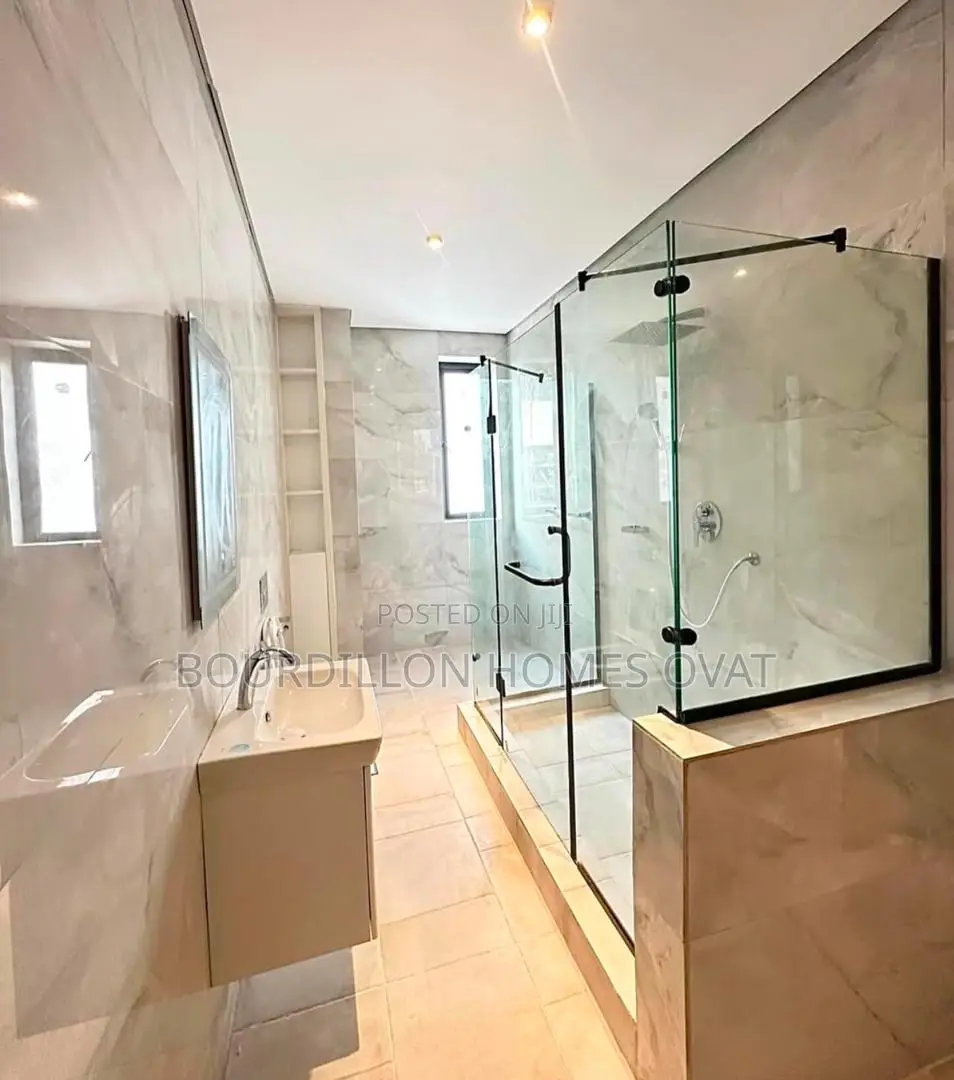 3bdrm Apartment in Banana Island for sale in Banana Island