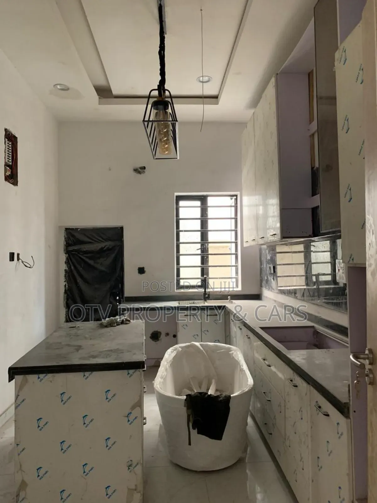 Furnished 4bdrm Duplex in Chevron for rent in Chevron