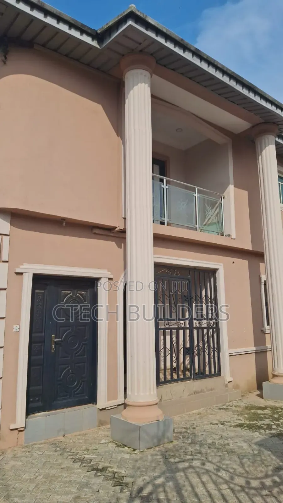 12bdrm Block of Flats in Benin City for sale in Benin City
