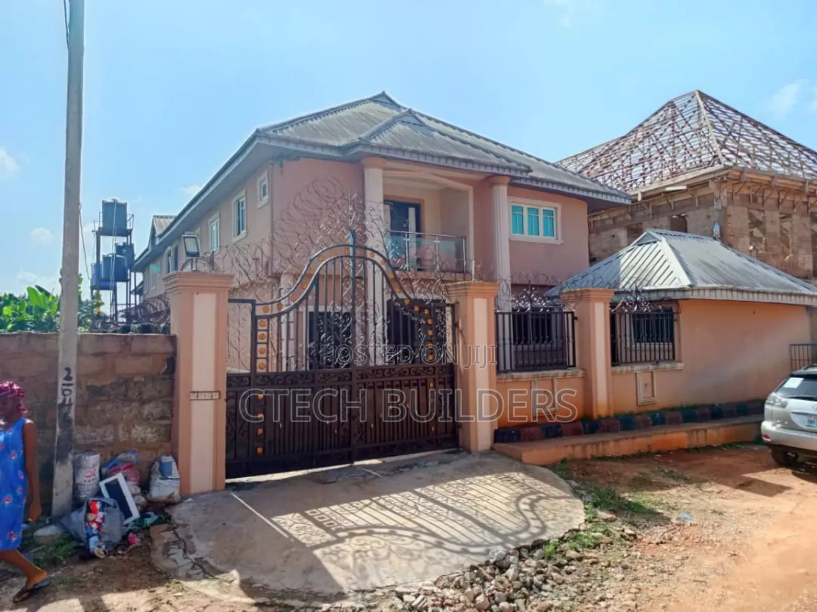 12bdrm Block of Flats in Benin City for sale in Benin City