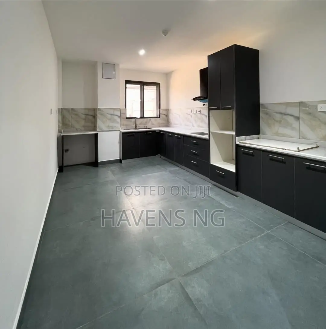 3bdrm Apartment in Ikate-Elegushi for sale in Ikate-Elegushi