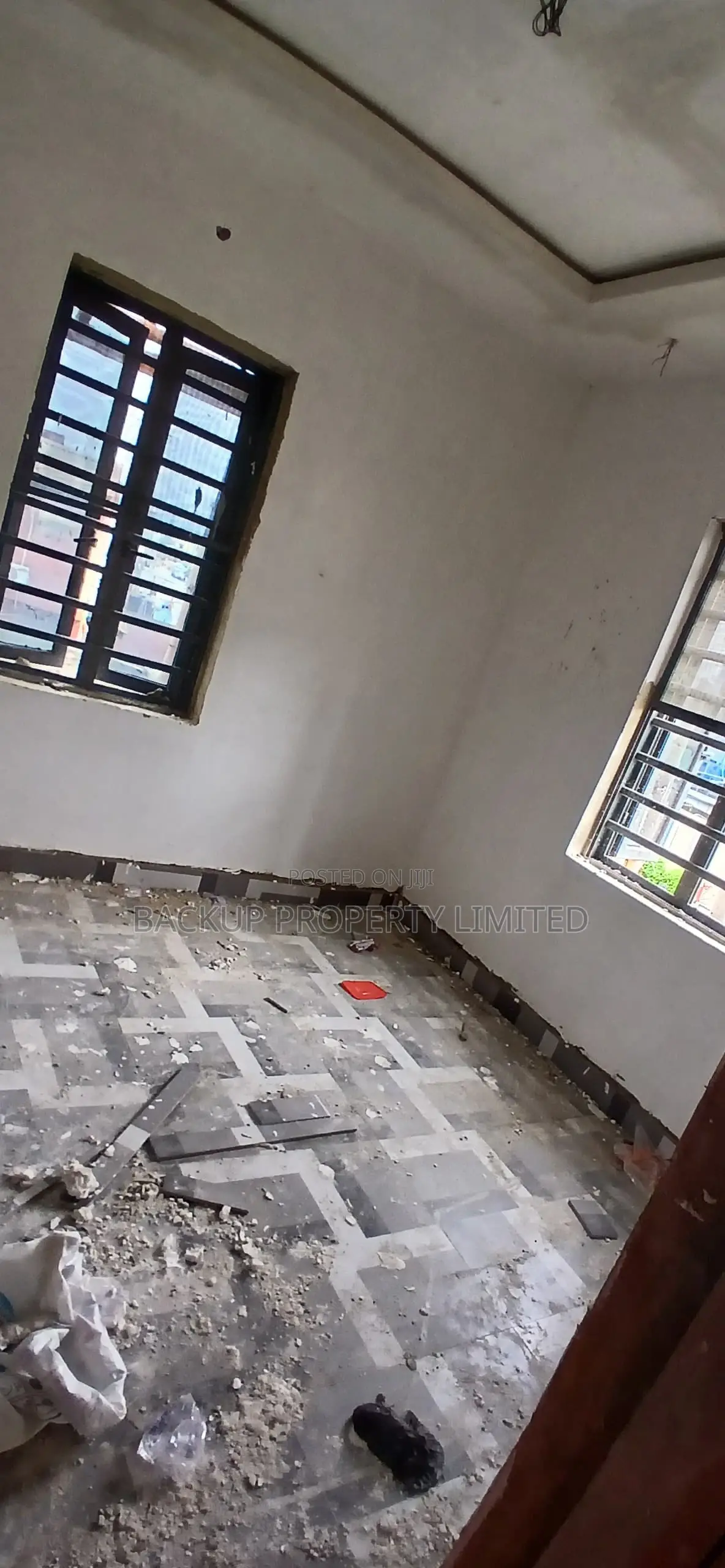 Studio Apartment in Onike Yaba for sale in Onike