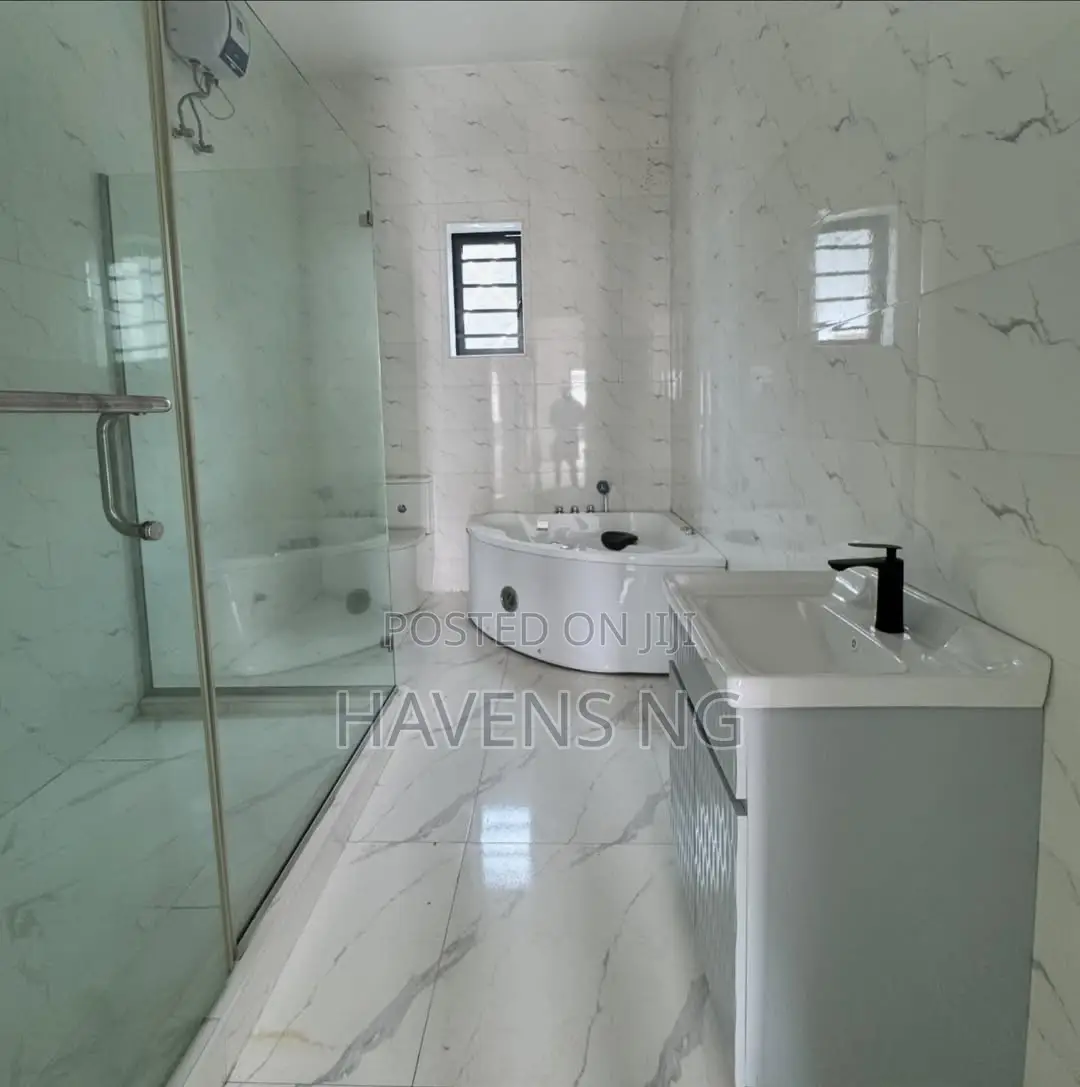 5bdrm Duplex in Ado / Ajah for sale in Ado / Ajah