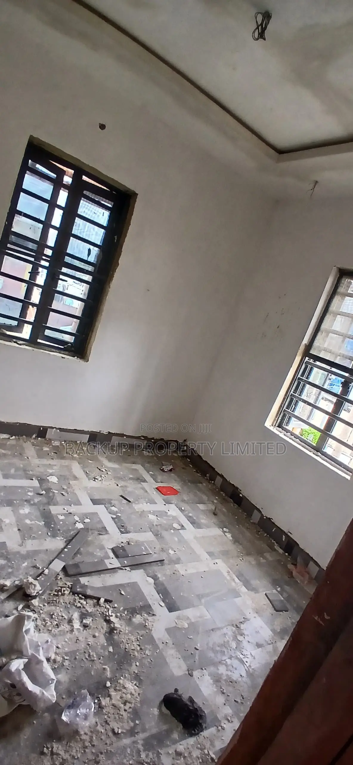 Studio Apartment in Onike Yaba for sale in Onike
