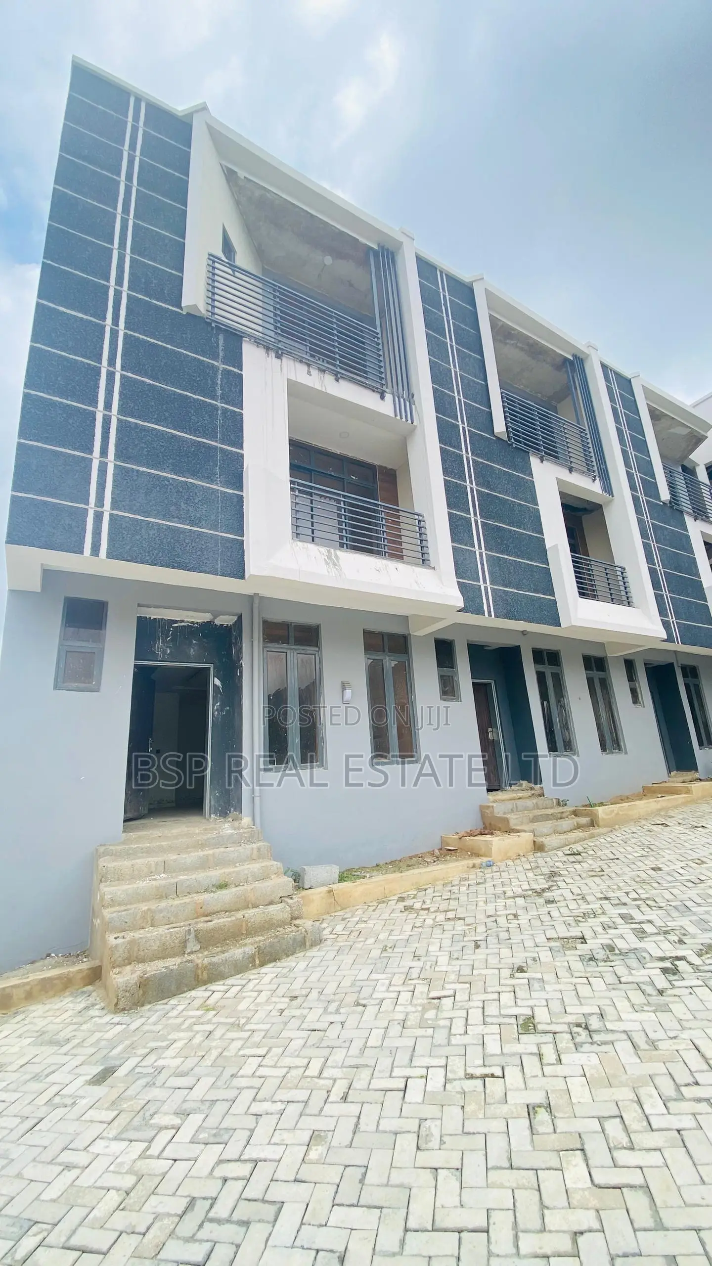 4bdrm Townhouse/Terrace in Life Camp for sale in Life Camp