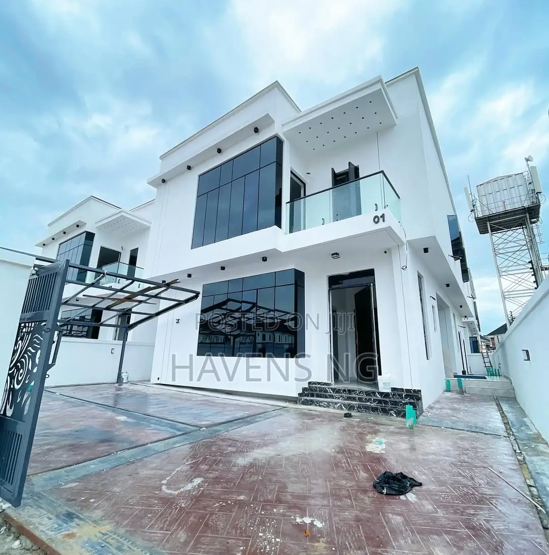5bdrm Duplex in Chevron for sale in Chevron