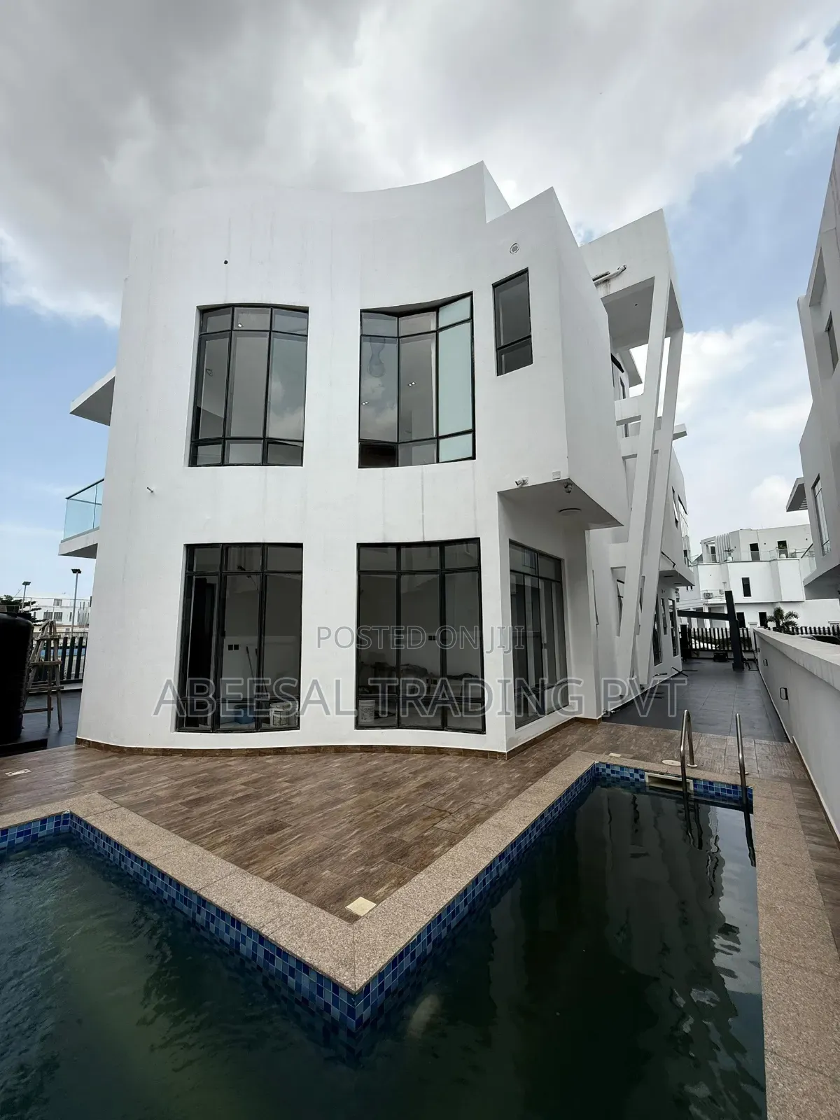 5bdrm Duplex in Pinnock Beach Estate, Lekki for sale in Lekki