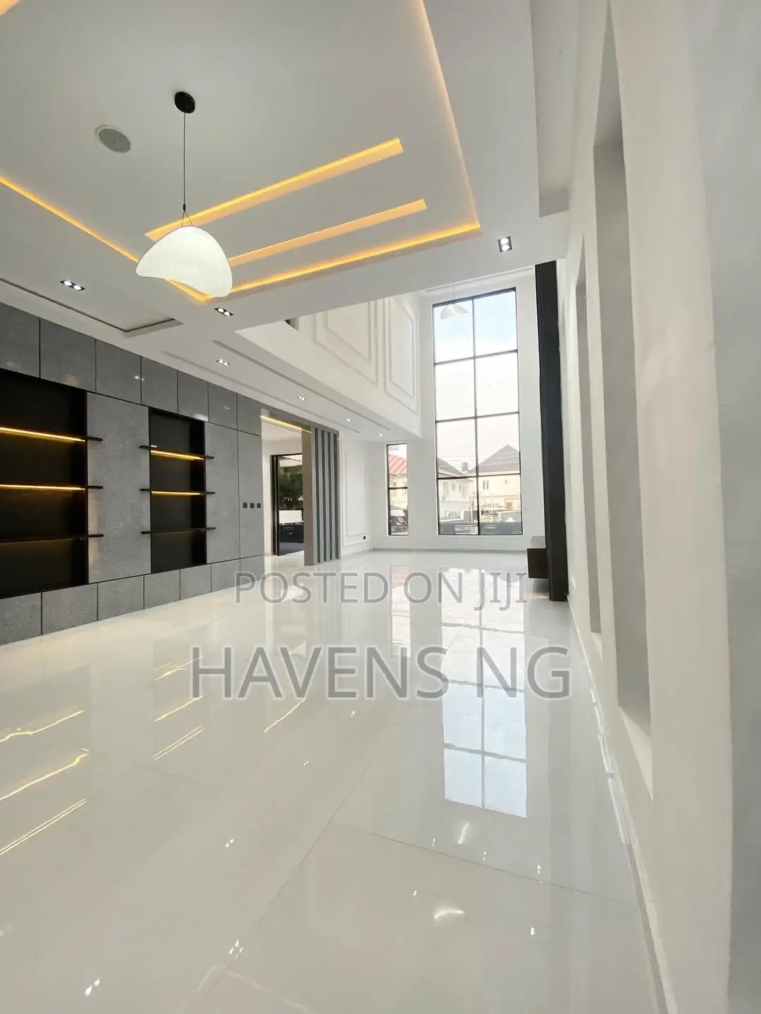 5bdrm Duplex in Ikota for sale in Ikota
