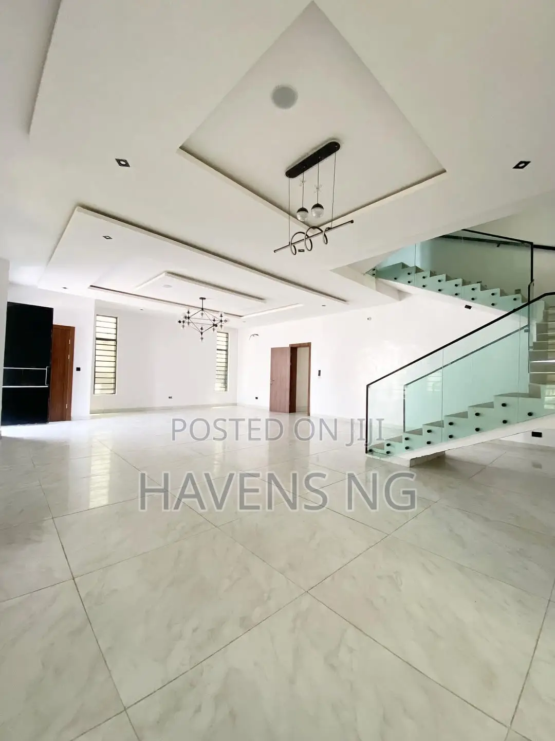5bdrm Duplex in Lekki Phase 2 for sale in Lekki Phase 2