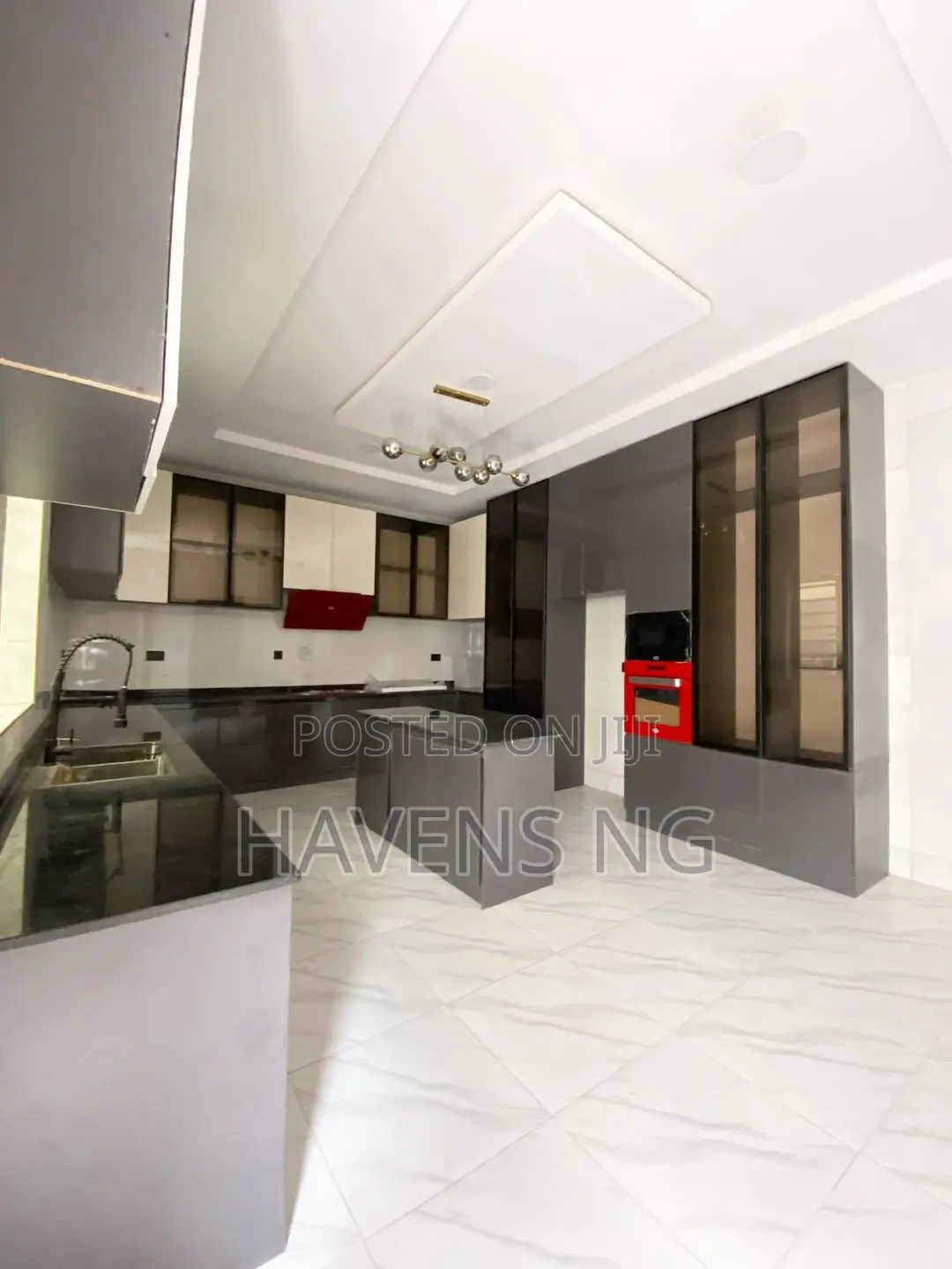 5bdrm Duplex in Lekki Phase 2 for sale in Lekki Phase 2