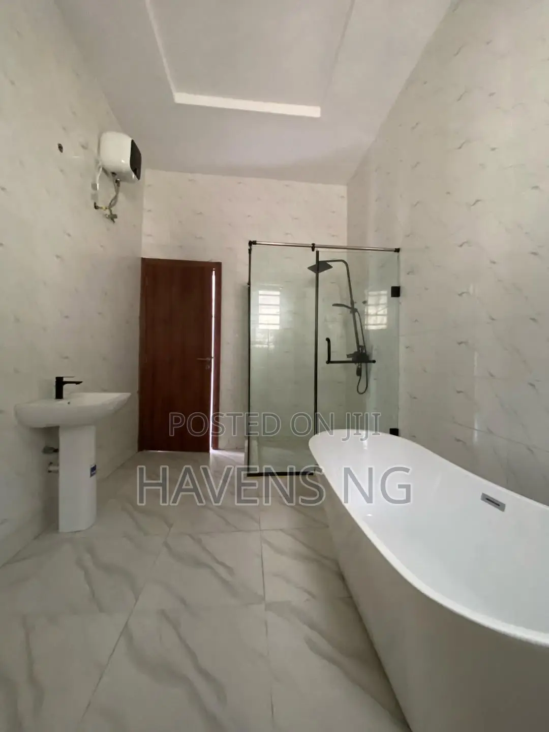 5bdrm Duplex in Lekki Phase 2 for sale in Lekki Phase 2