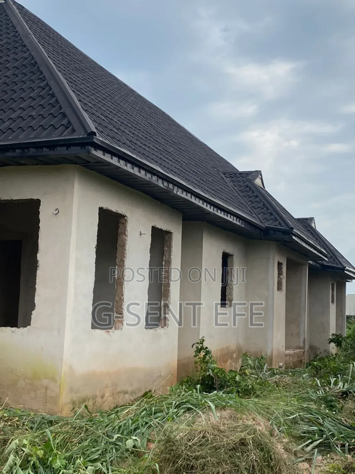 6bdrm Block of Flats in Ekehuan Barracks, Benin City for sale in Benin City