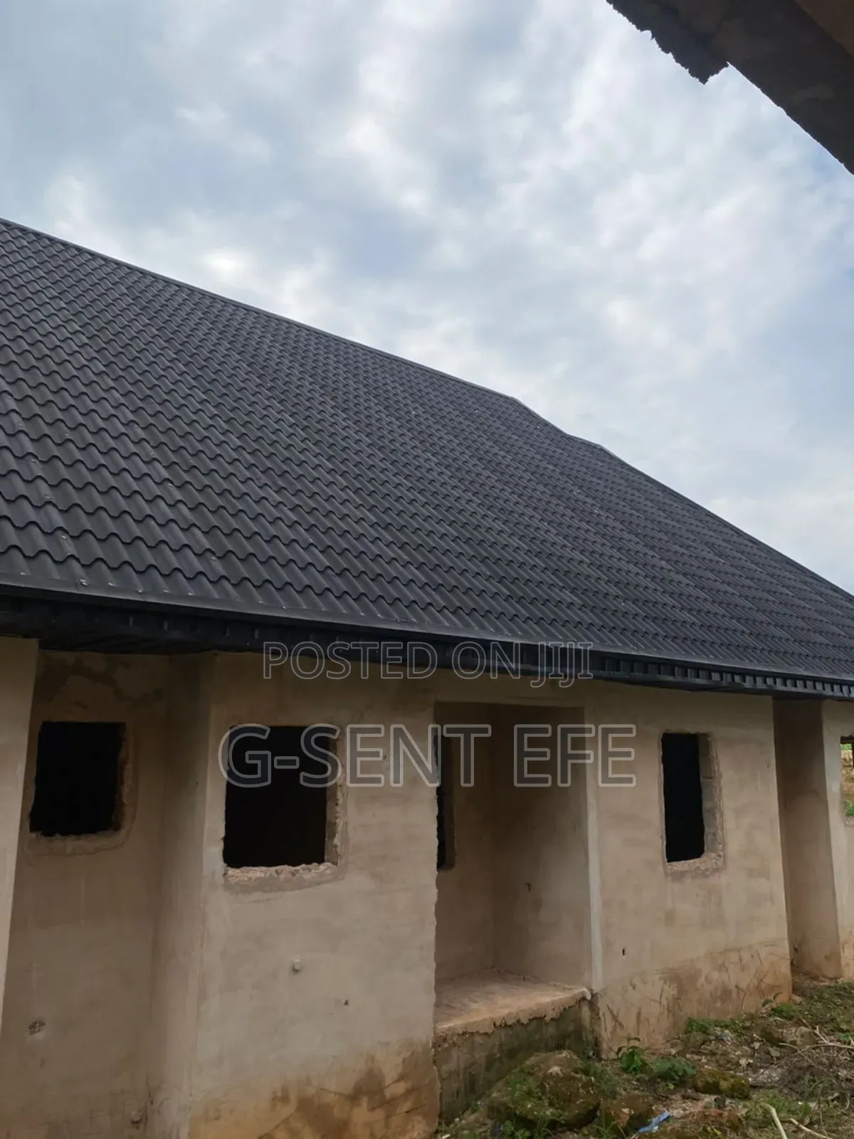 6bdrm Block of Flats in Ekehuan Barracks, Benin City for sale in Benin City