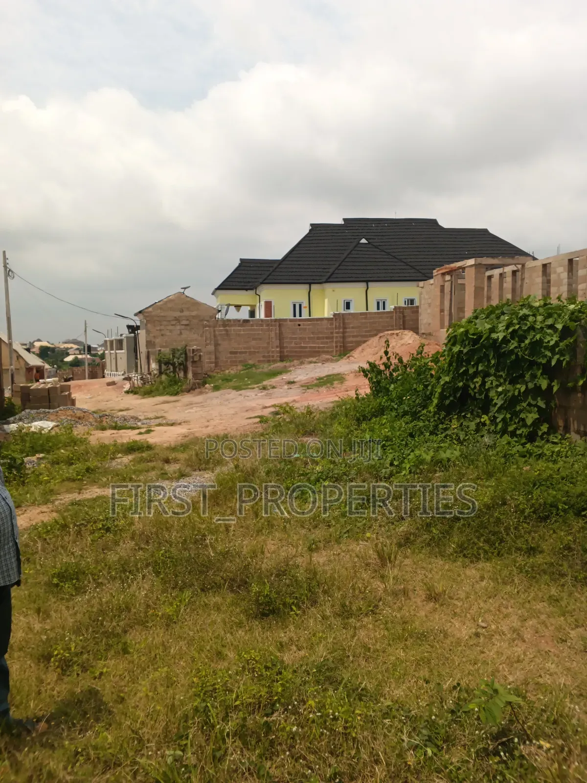 Standard Plot to Land at Secured Environment in Akala Express