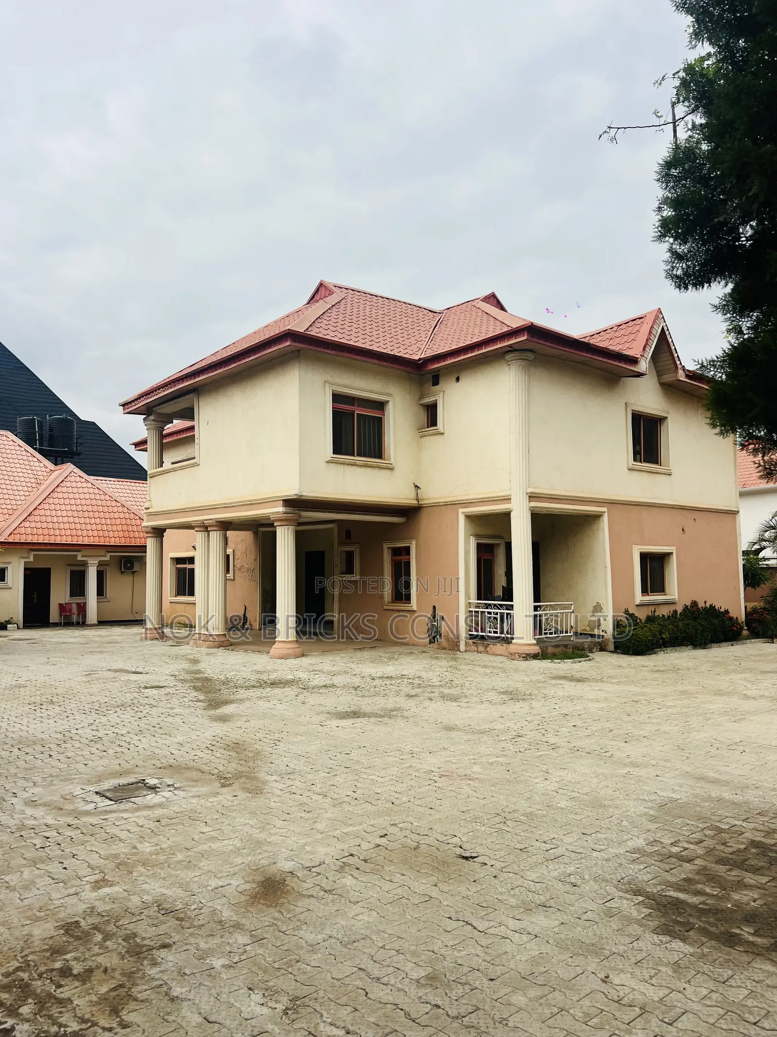 4bdrm Duplex in Private Property (C, Gwarinpa for sale in Gwarinpa