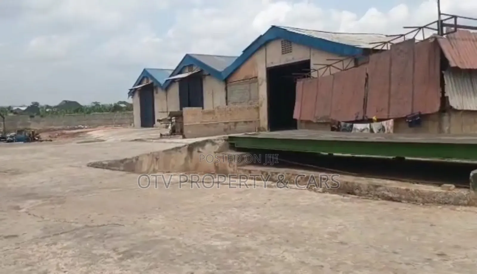 Warehouse at Off Lagos Ibadan Expressway for Sale3 Bay War in Ayetoro