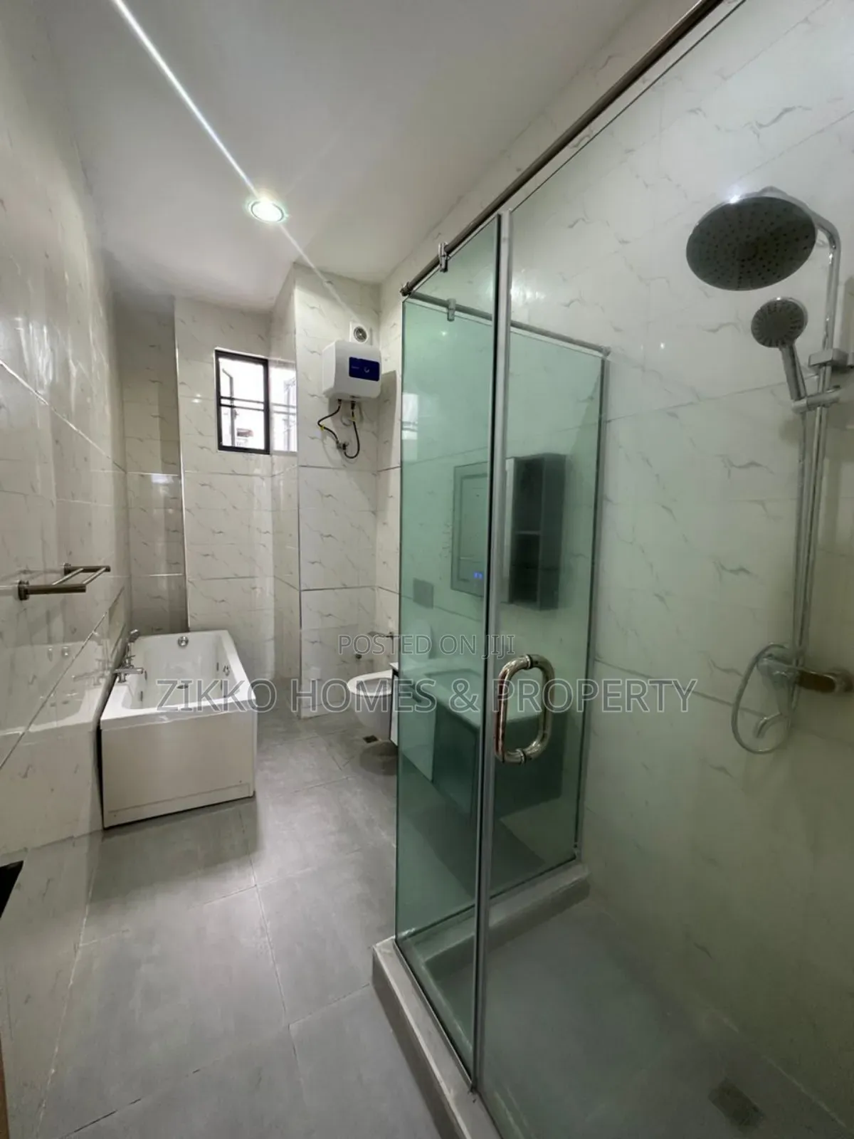 4bdrm Townhouse/Terrace in Periwinkle Estate, Lekki Phase 1 for sale in Lekki Phase 1