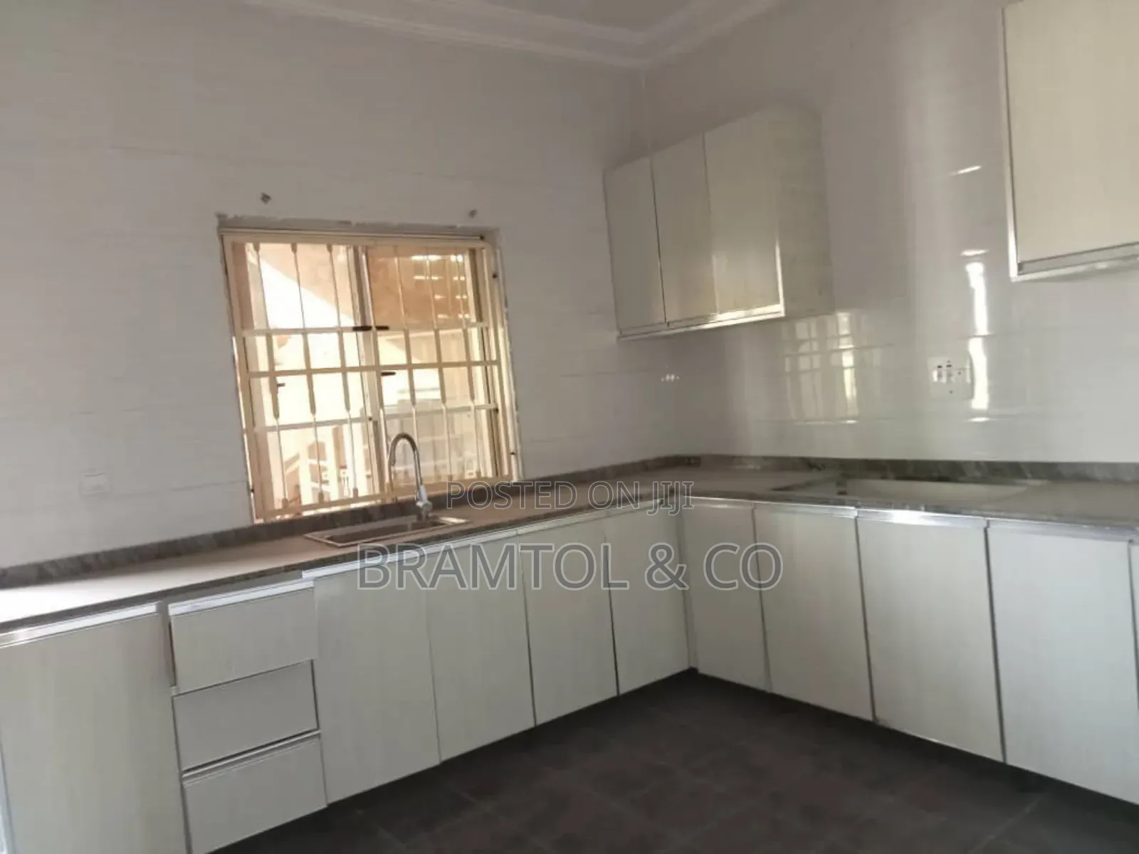 2bdrm Block of Flats in Dape for rent in Dape