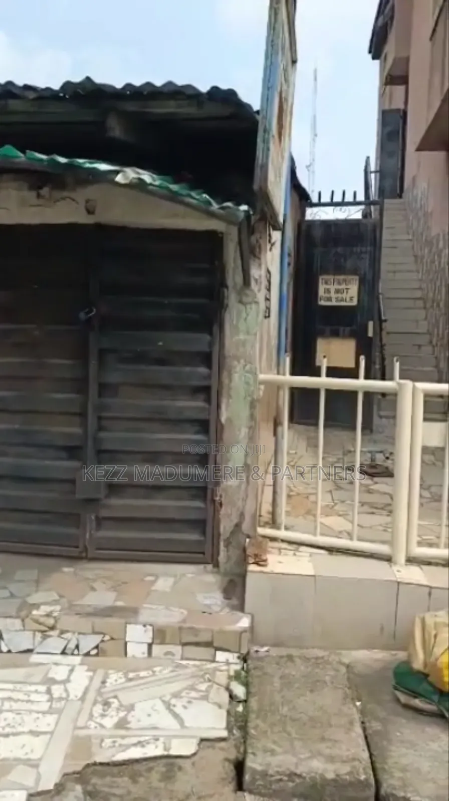 For Sale: 2 Plots With Old Bungalow at Mbaise Road, Owerri in Owerri