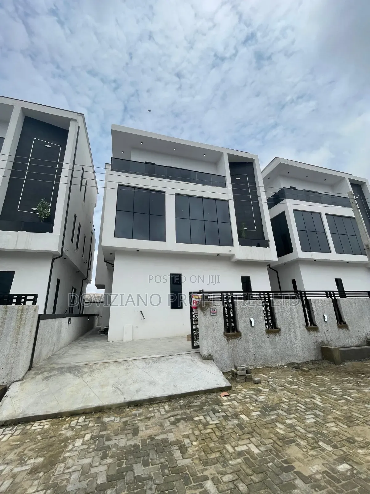 5bdrm Duplex in Ajah for sale in Ajah