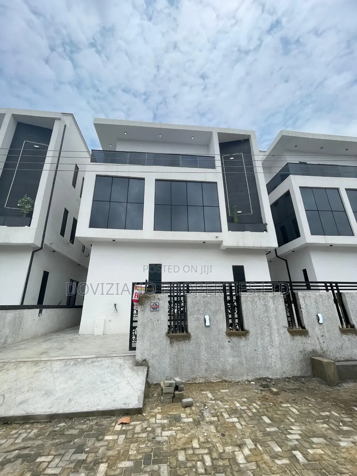 5bdrm Duplex in Ajah for sale in Ajah