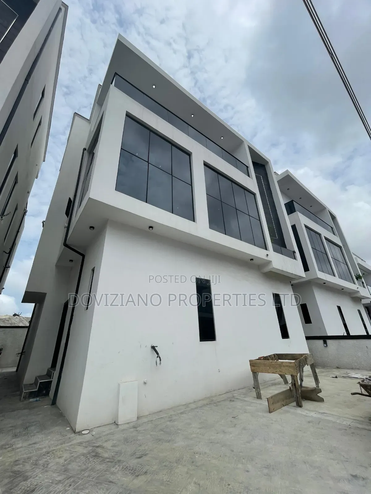 5bdrm Duplex in Ajah for sale in Ajah