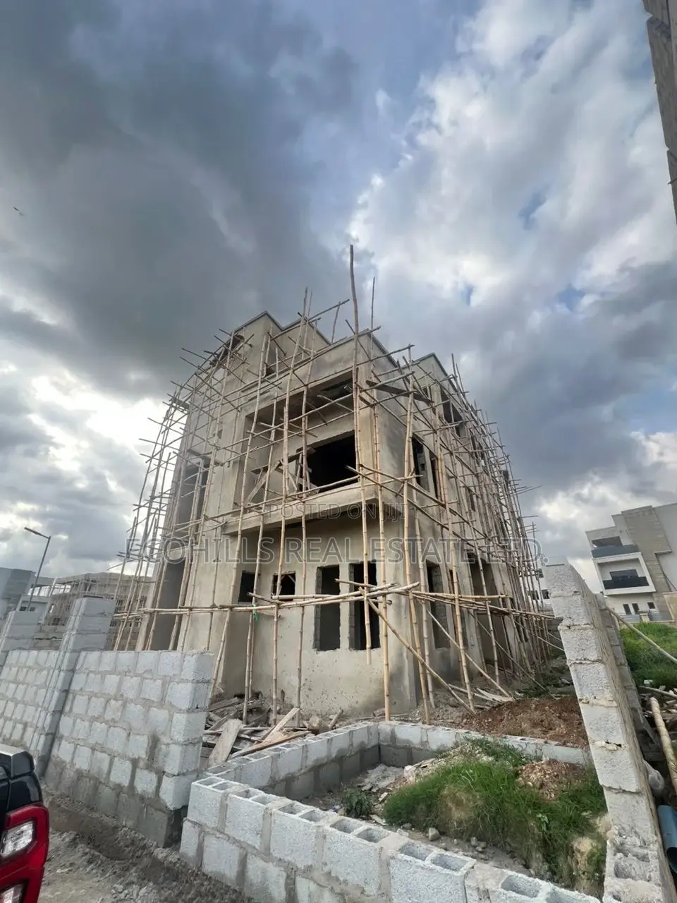 4bdrm Duplex in Ochacho Estate, Life Camp for sale in Life Camp