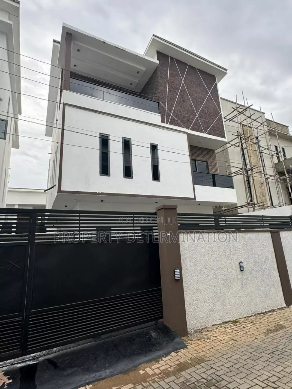 4bdrm Duplex in Magodo Gra for sale in GRA Phase 2 Shangisha