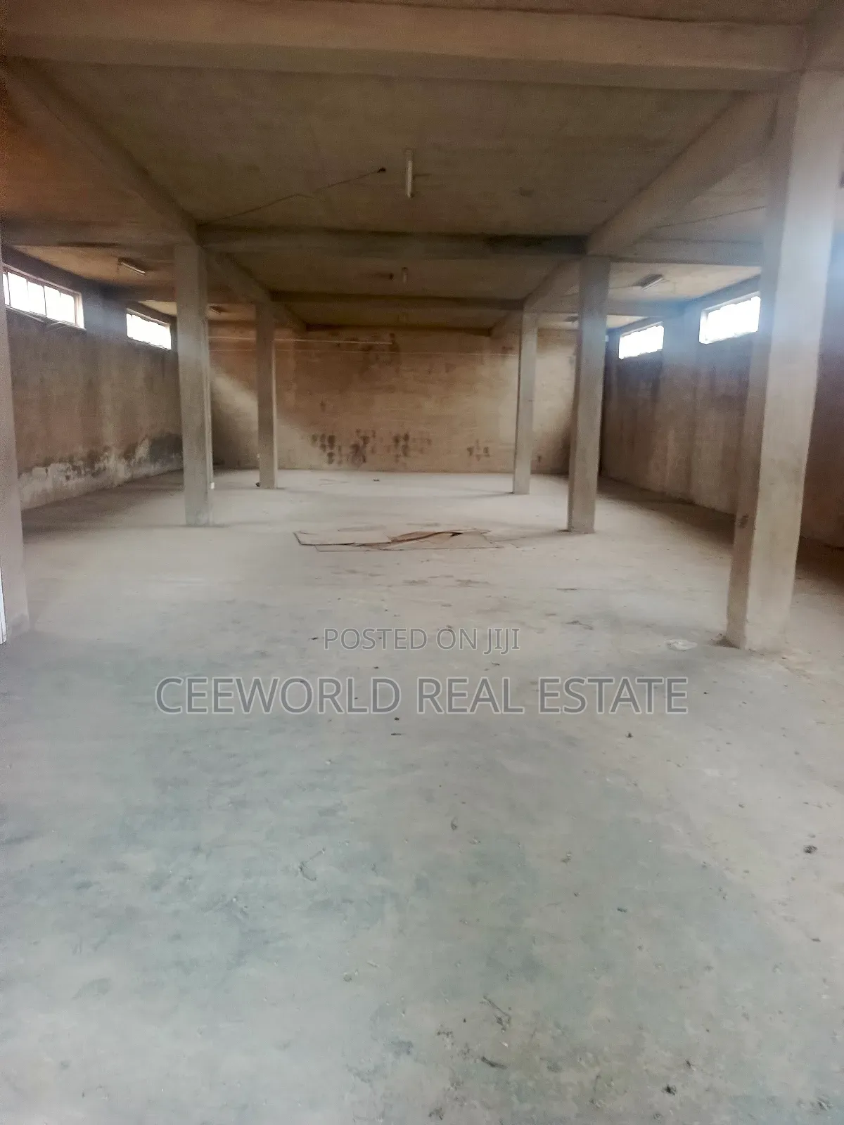 800sqm Warehouse Available at Oluyole Estate in Oluyole Estate