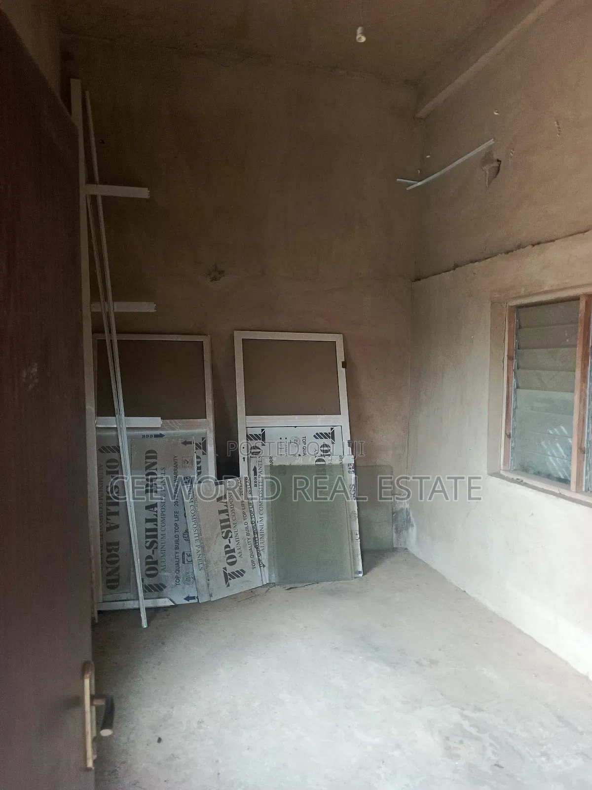 800sqm Warehouse Available at Oluyole Estate in Oluyole Estate