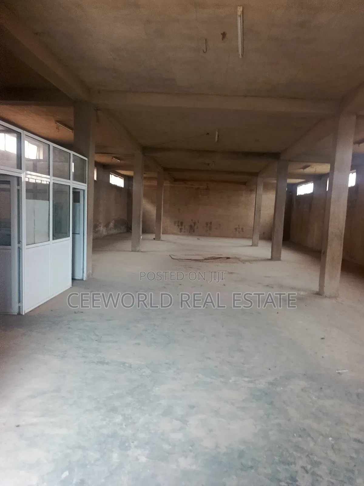 800sqm Warehouse Available at Oluyole Estate in Oluyole Estate