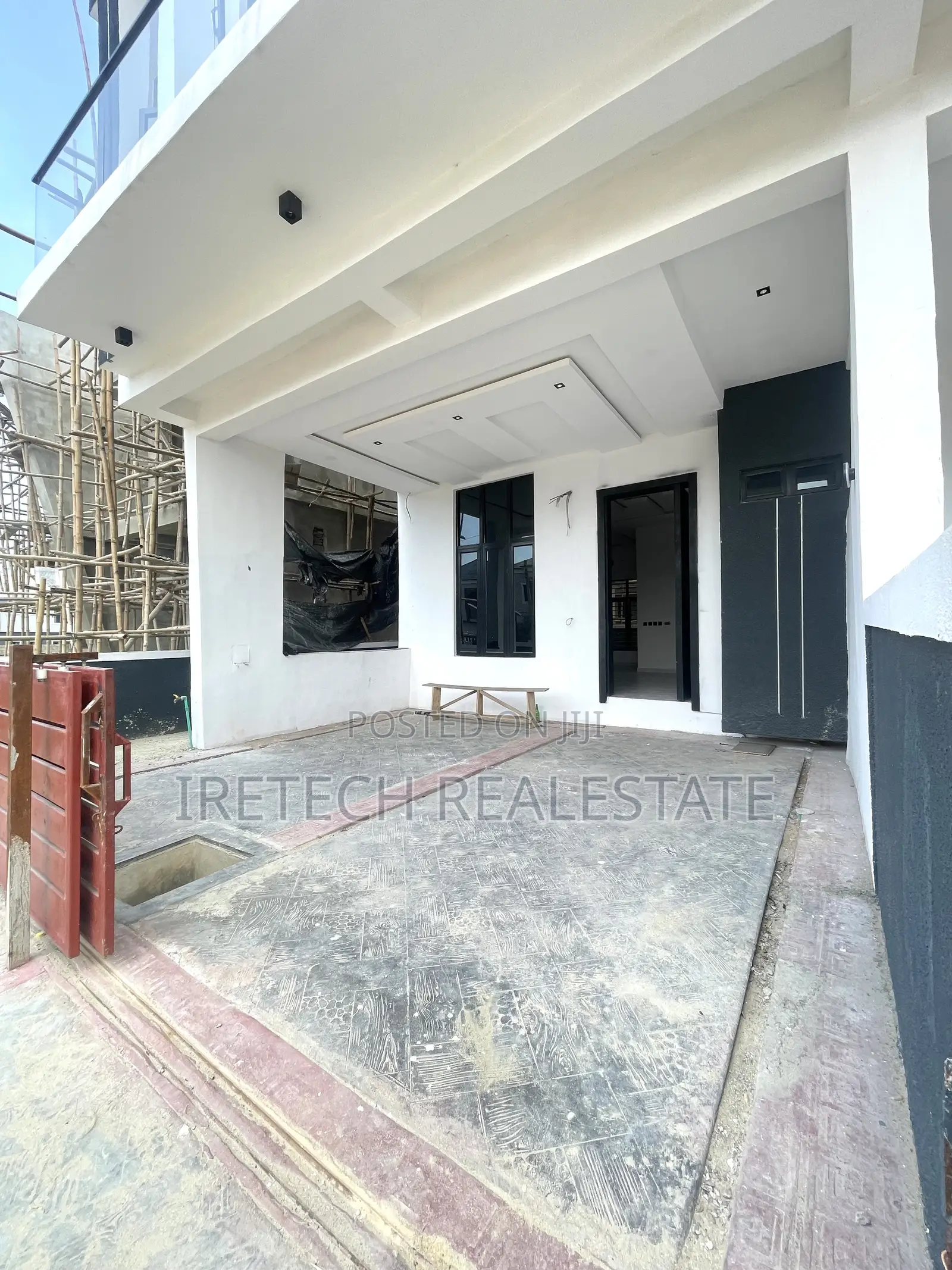 3bdrm Townhouse/Terrace in Ikota Gra Axis, Lekki for Sale in Lekki