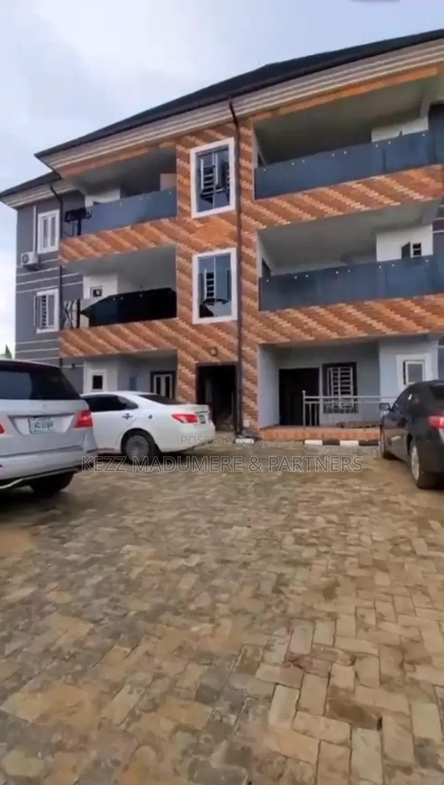 6bdrm Block of Flats in Elelenwo , Port for sale in Elelenwo