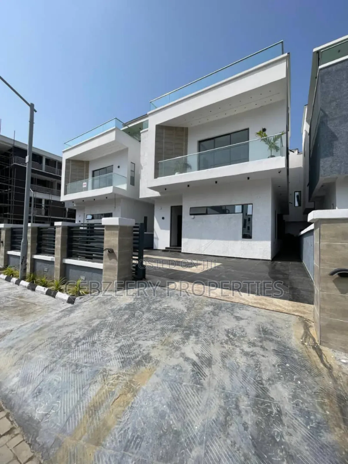 5bdrm Duplex in Osapa london for sale in Osapa london