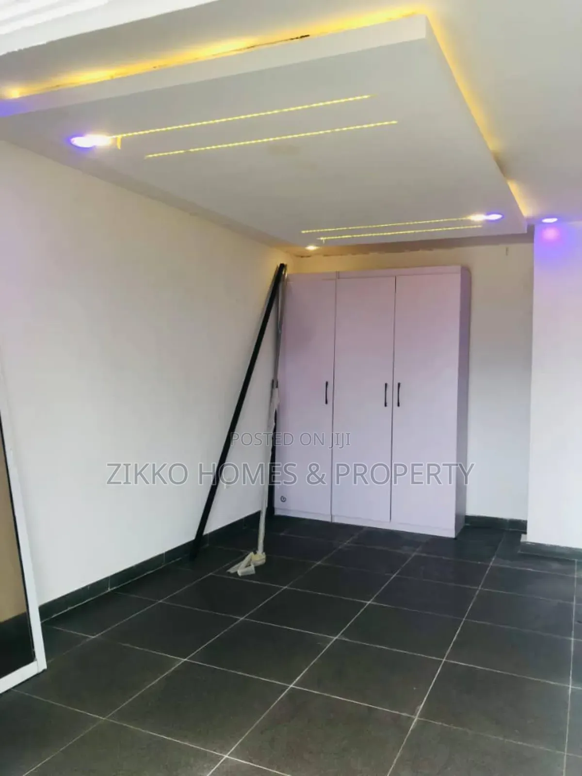 4bdrm Duplex in Ikota Gra for sale in Ikota