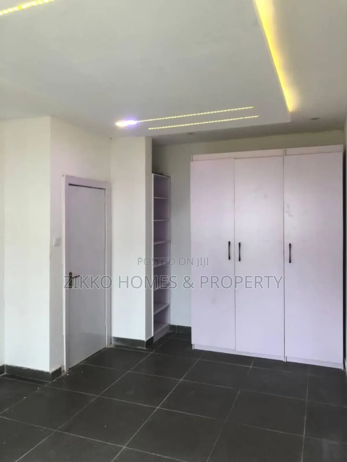 4bdrm Duplex in Ikota Gra for sale in Ikota