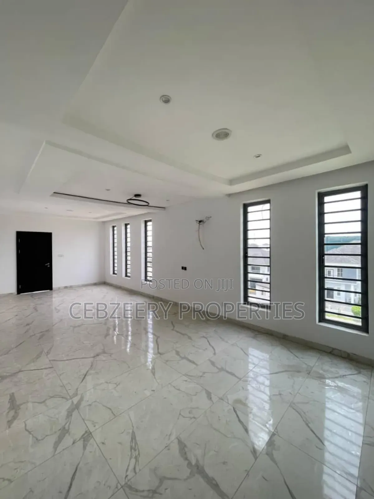 5bdrm Duplex in Osapa london for sale in Osapa london