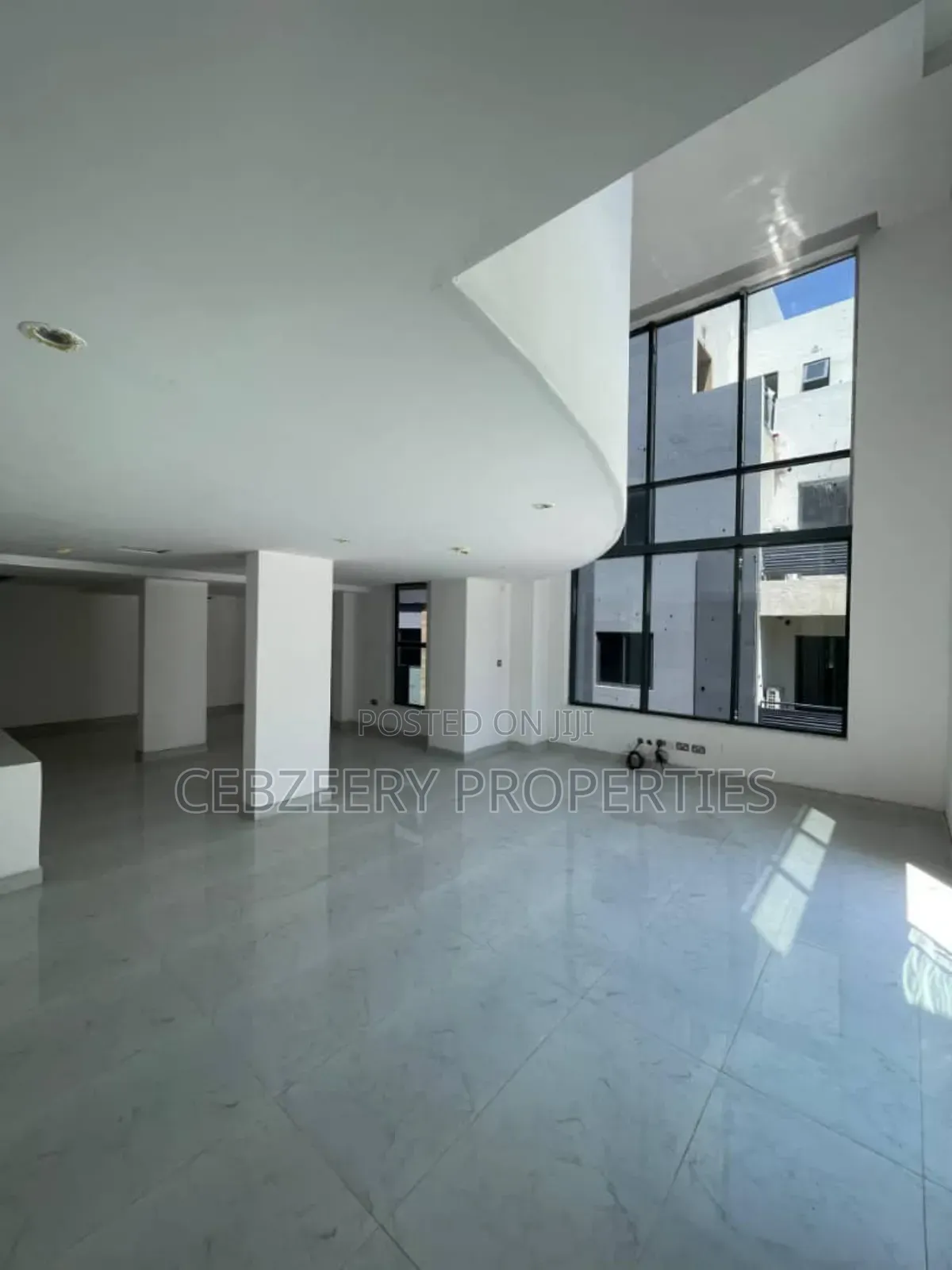 4bdrm Penthouse in Victoria Island for sale in Victoria Island